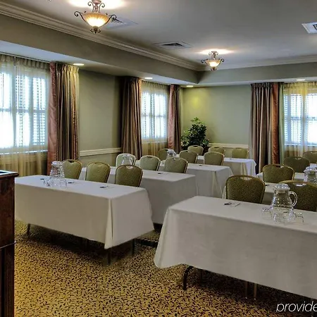 Homewood Suites by Hilton Charleston Airport / Conv. Center 